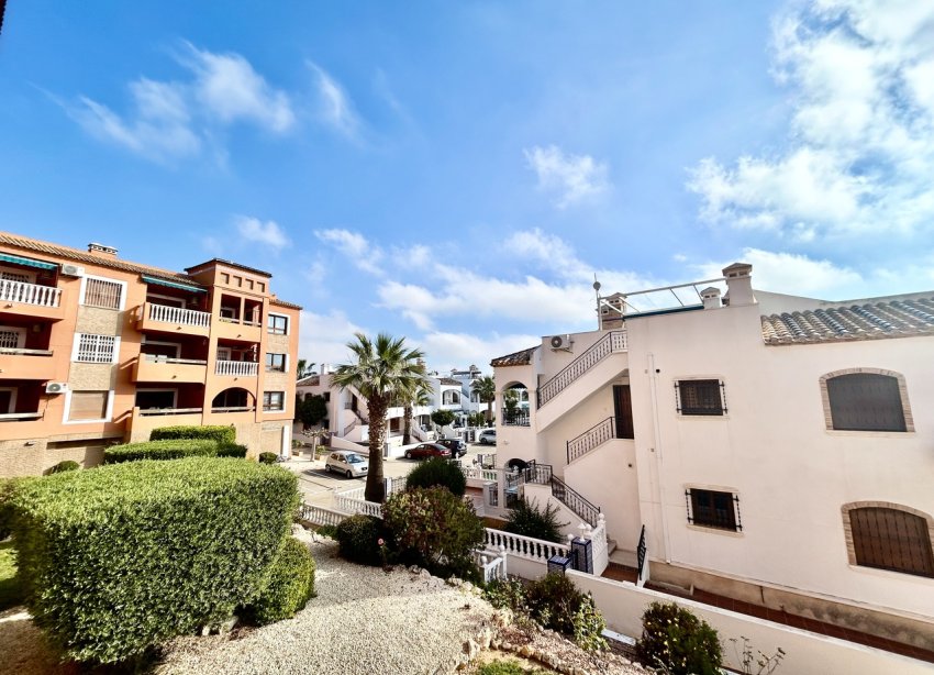 Resale - Apartment - Orihuela Costa - Villamartin