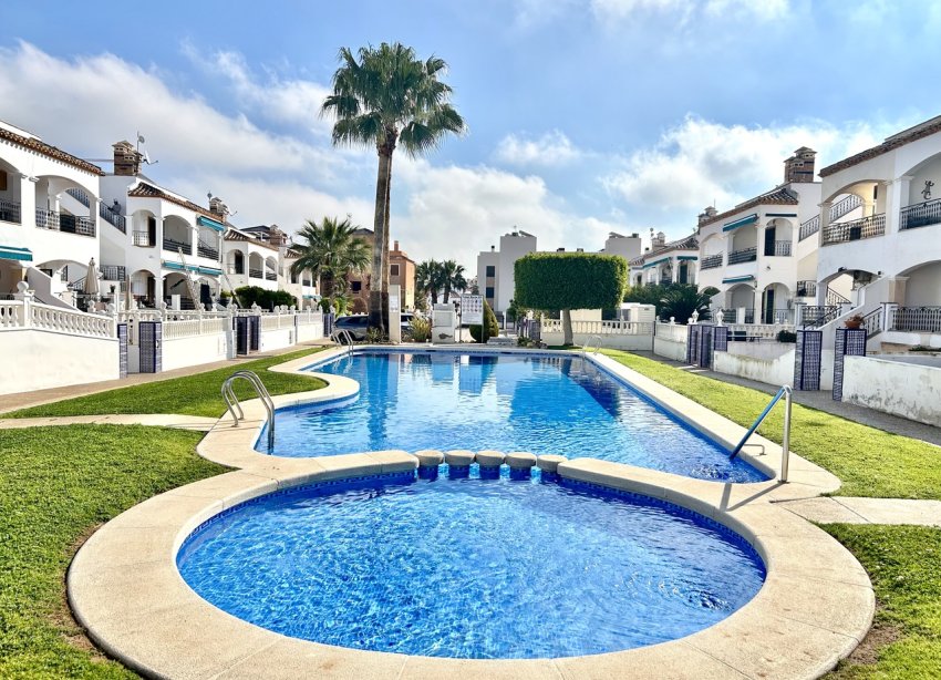 Resale - Apartment - Orihuela Costa - Villamartin
