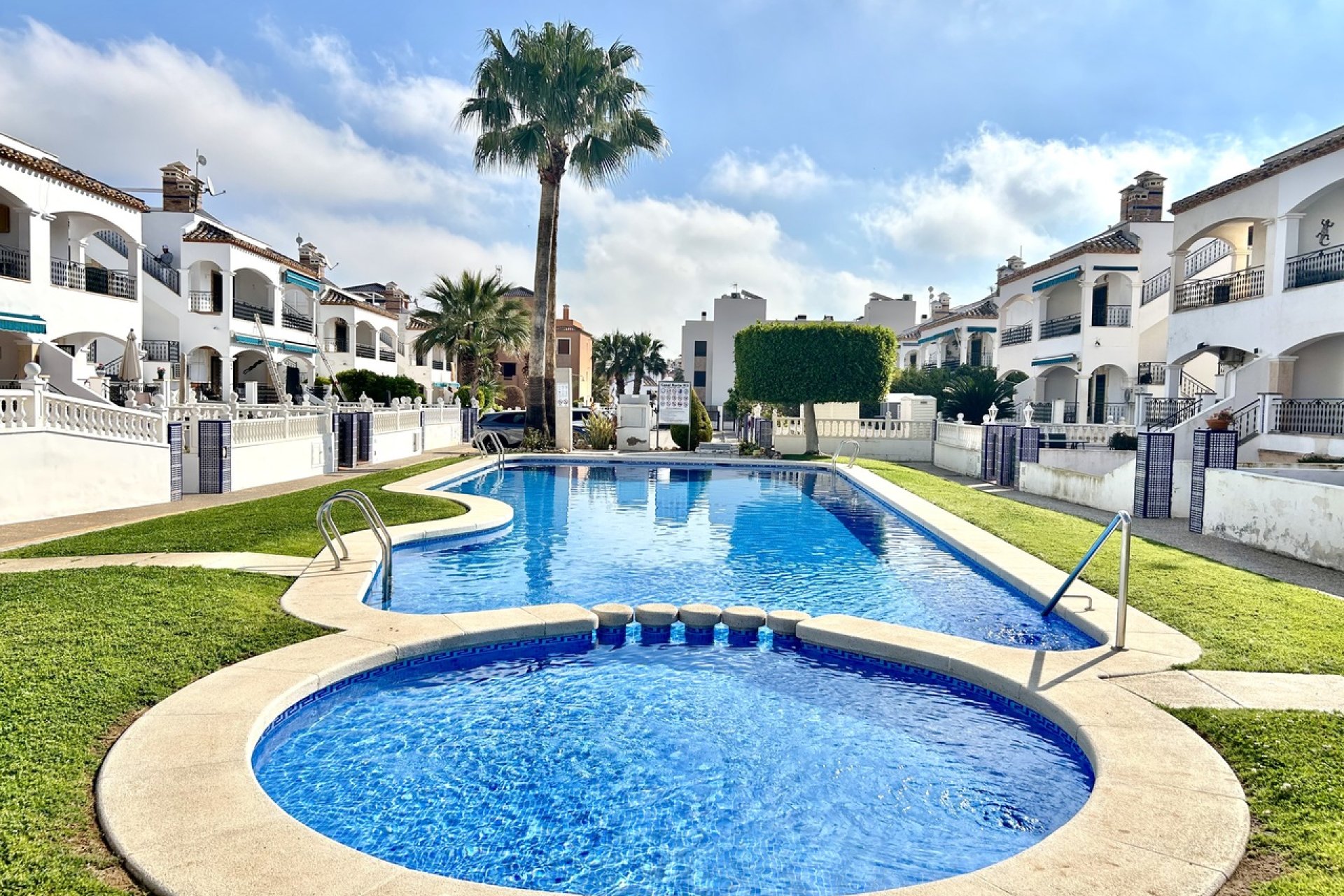 Resale - Apartment - Orihuela Costa - Villamartin