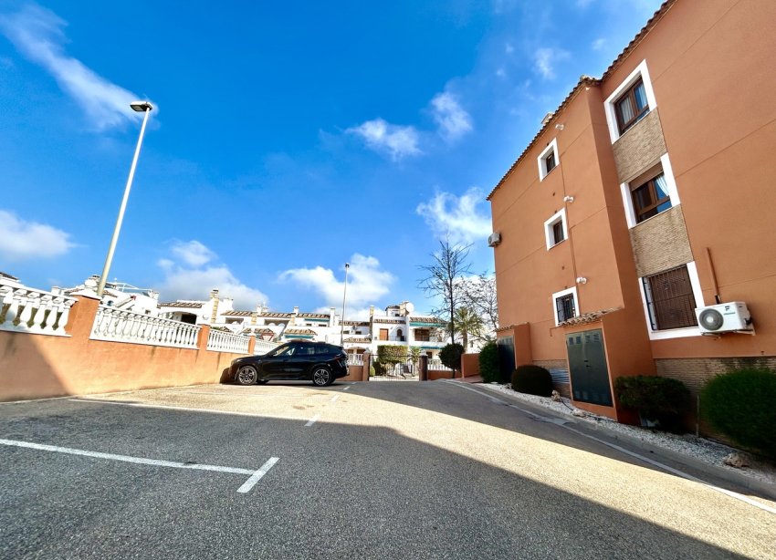 Resale - Apartment - Orihuela Costa - Villamartin