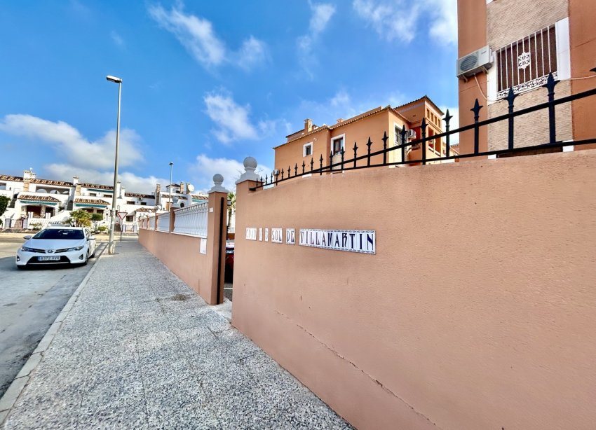 Resale - Apartment - Orihuela Costa - Villamartin