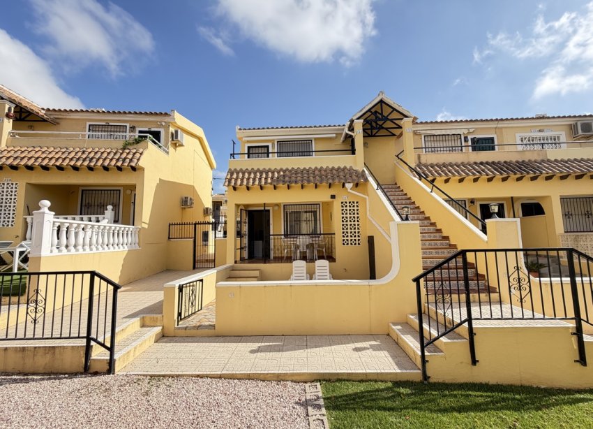 Resale - Apartment - Orihuela Costa - Villamartin