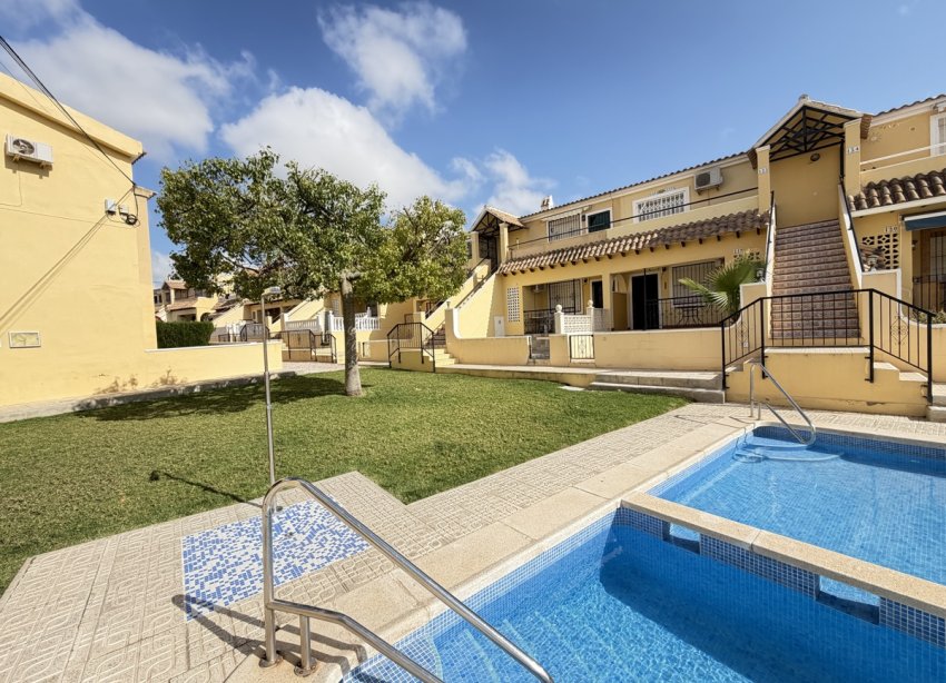 Resale - Apartment - Orihuela Costa - Villamartin