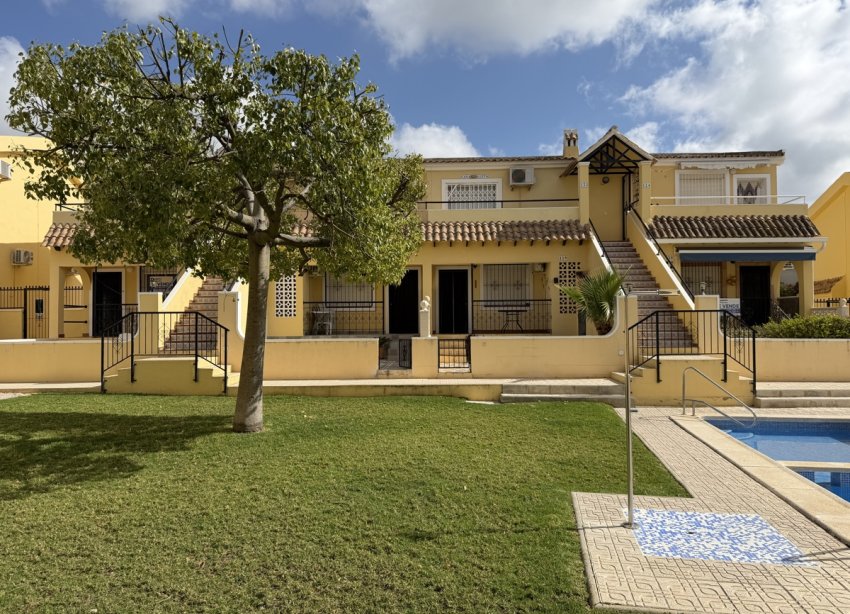 Resale - Apartment - Orihuela Costa - Villamartin