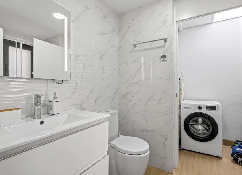 Resale - Apartment - Orihuela Costa - Villamartín