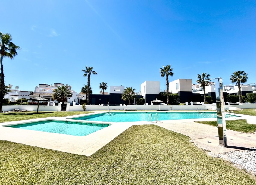 Resale - Apartment - Orihuela Costa - Villamartin
