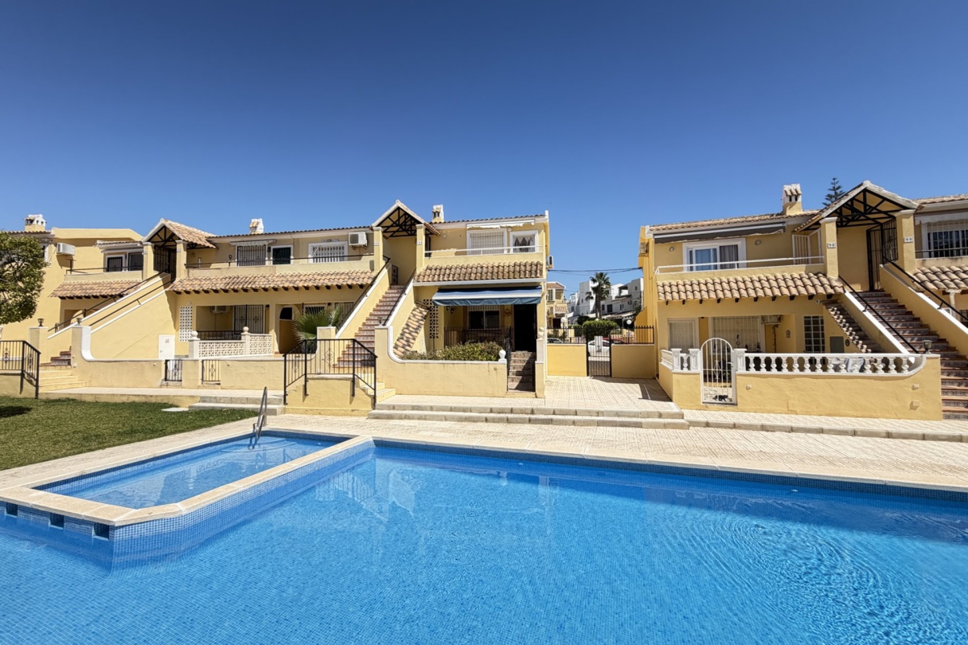 Resale - Apartment - Orihuela Costa - Villamartín
