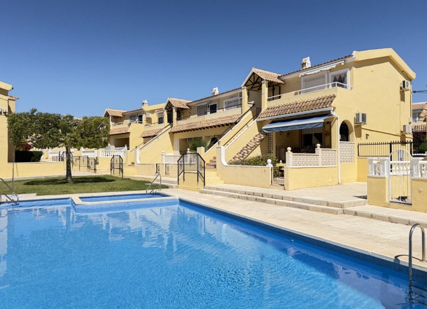 Resale - Apartment - Orihuela Costa - Villamartín