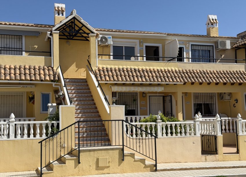 Resale - Apartment - Orihuela Costa - Villamartín
