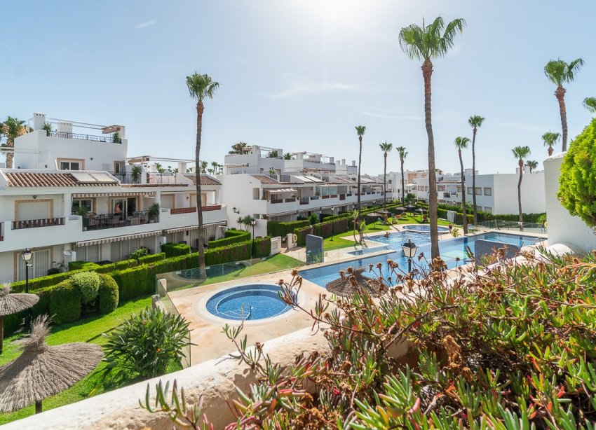 Resale - Apartment - Orihuela Costa - Villamartín