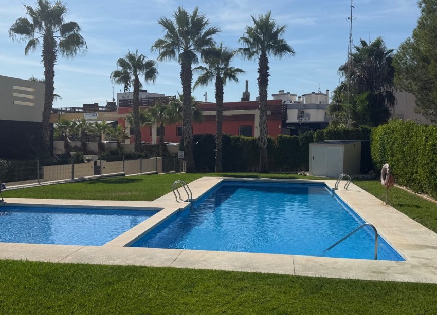 Resale - Apartment - Orihuela Costa - Villamartín