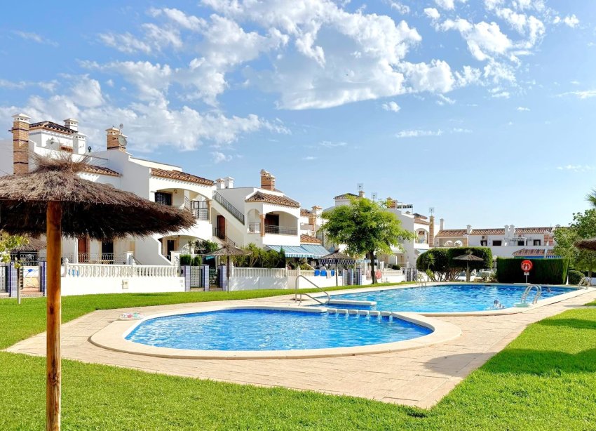 Resale - Apartment - Orihuela Costa - Villamartín