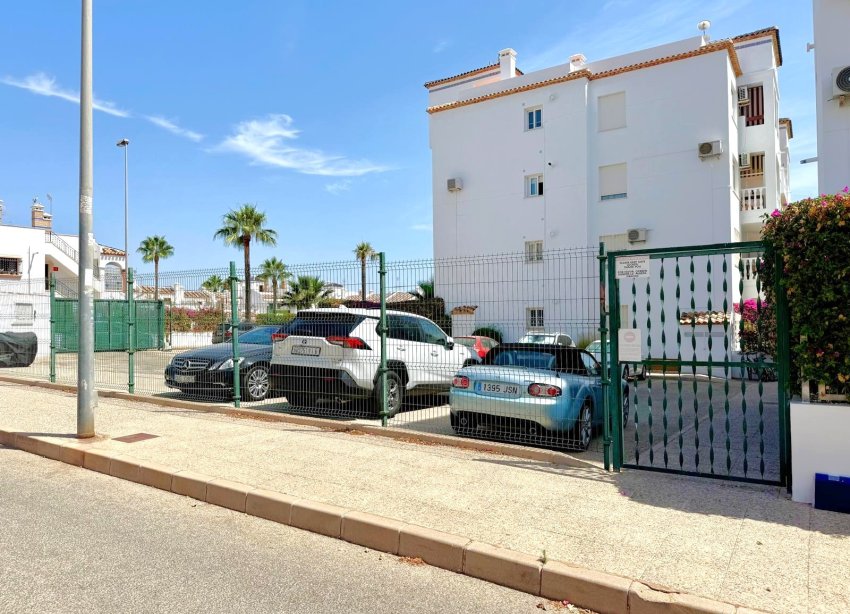 Resale - Apartment - Orihuela Costa - Villamartín
