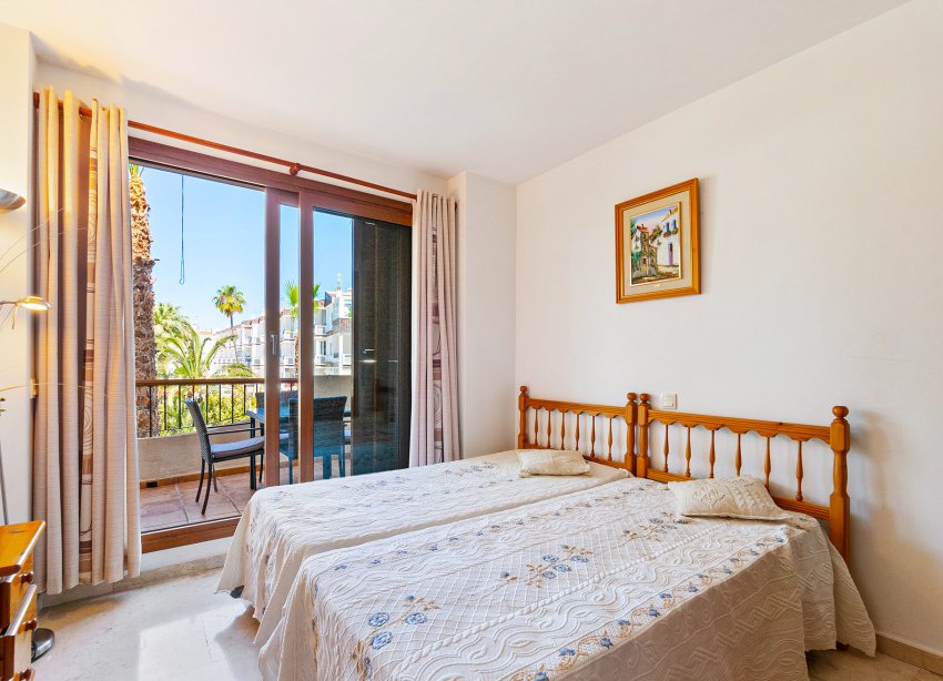 Resale - Apartment - Punta Prima - La Entrada