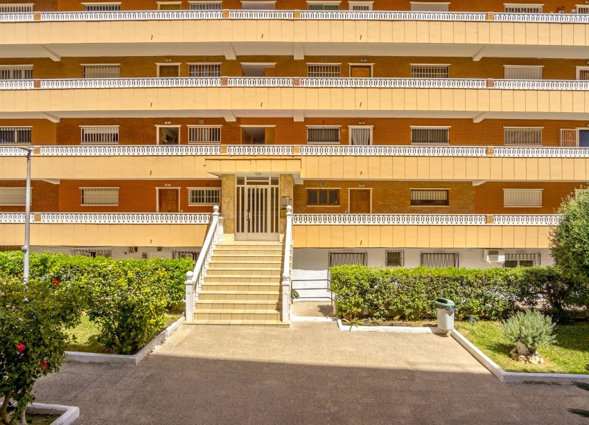 Resale - Apartment - Punta Prima