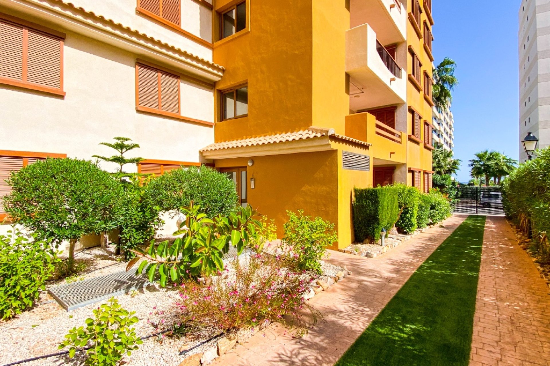 Resale - Apartment - Punta Prima