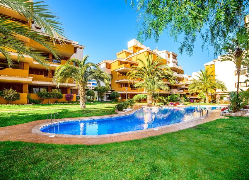 Resale - Apartment - Punta Prima