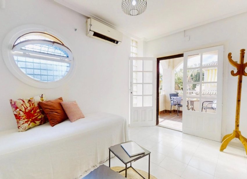 Resale - Apartment - Punta Prima