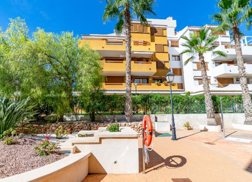 Resale - Apartment - Punta Prima