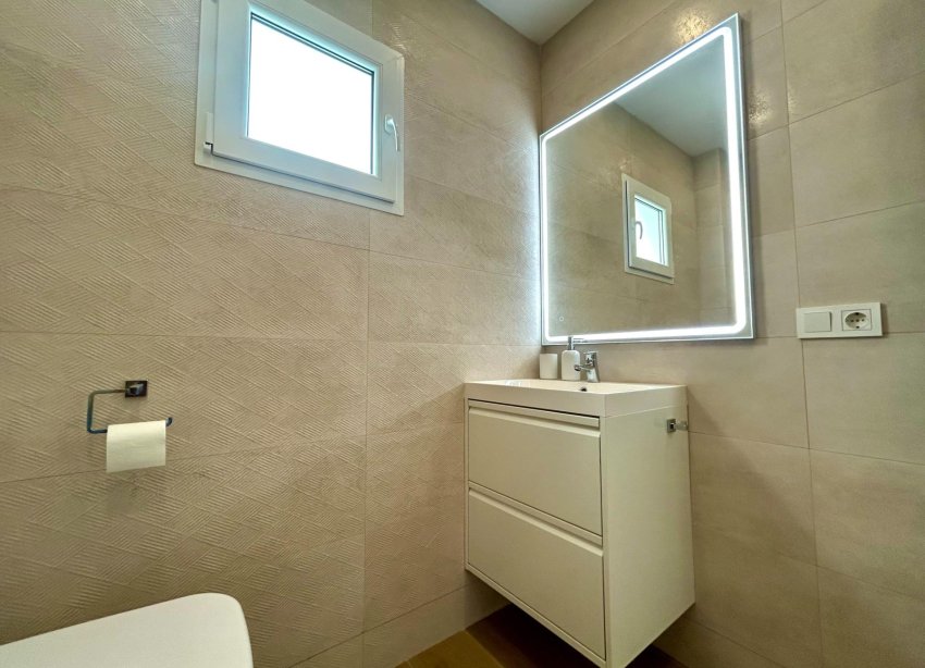 Resale - Apartment - San Miguel de Salinas - Las filipinas