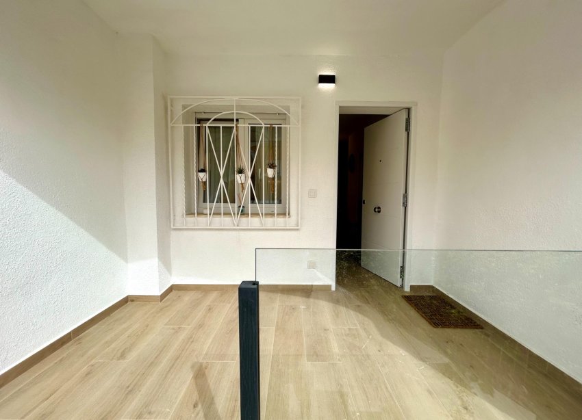 Resale - Apartment - San Miguel de Salinas - Las filipinas