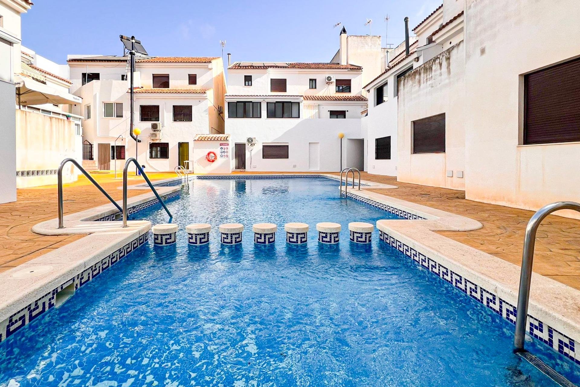 Resale - Apartment - San Miguel de Salinas - Pueblo