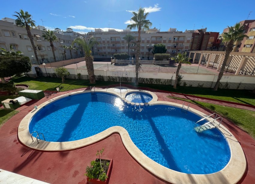 Resale - Apartment - Torrevieia - Comunidad Valenciana