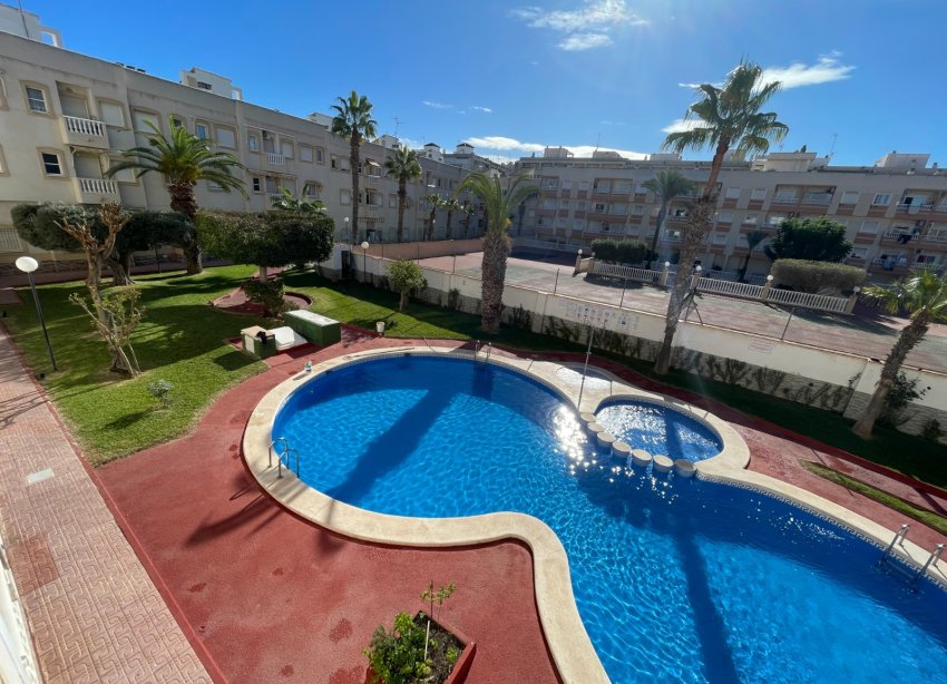 Resale - Apartment - Torrevieia - Comunidad Valenciana
