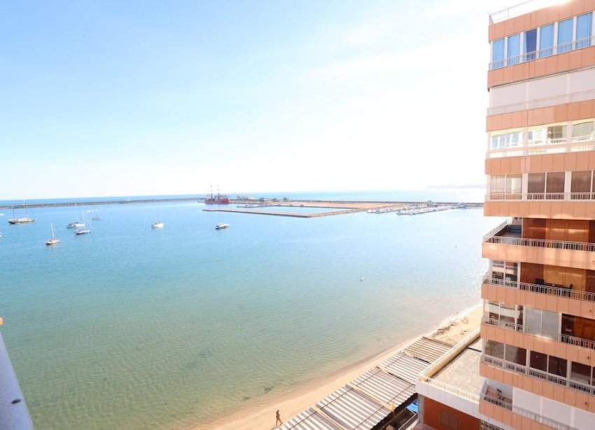 Resale - Apartment - Torrevieja - Acequion