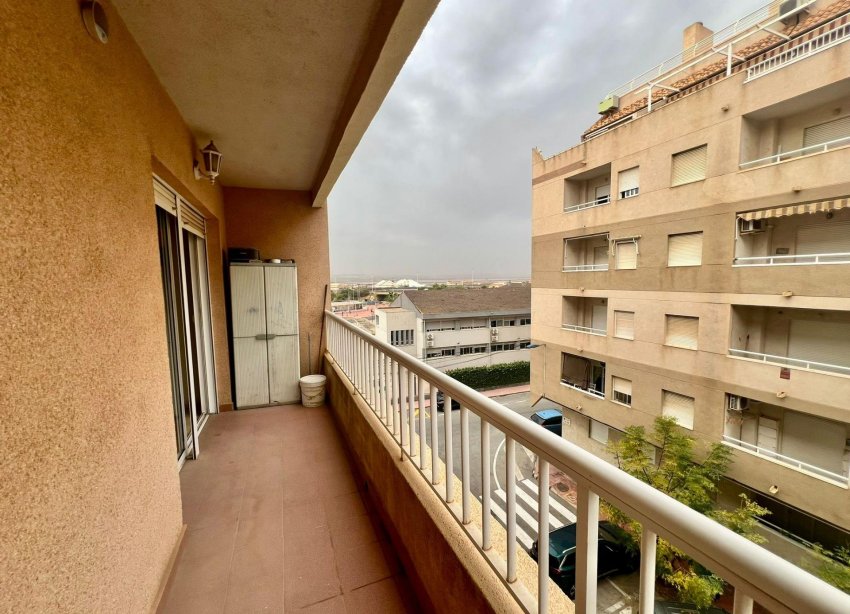 Resale - Apartment - Torrevieja - Acequion