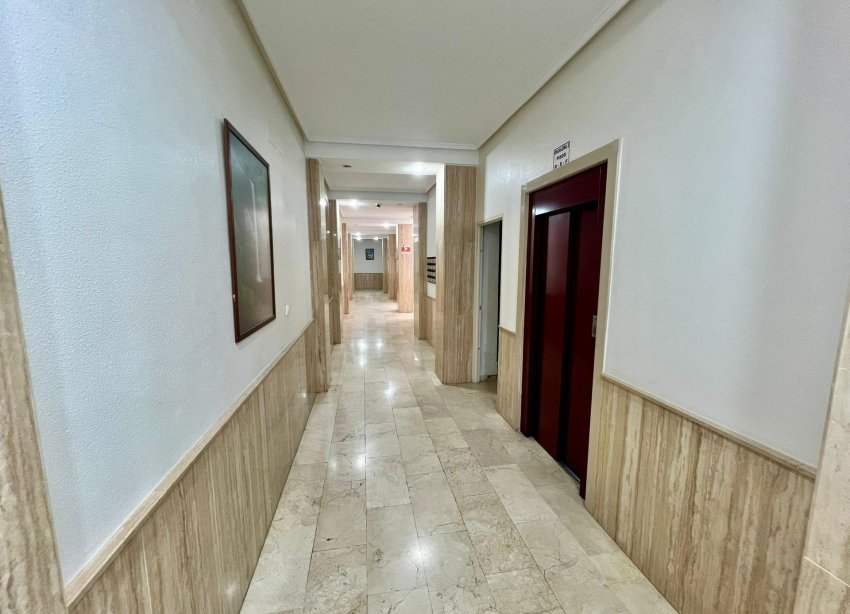 Resale - Apartment - Torrevieja - Acequion