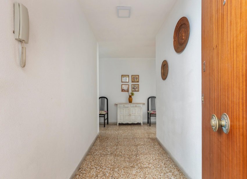 Resale - Apartment - Torrevieja - Acequion