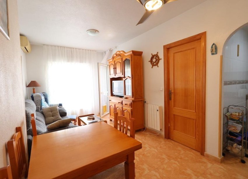 Resale - Apartment - Torrevieja - Acequion