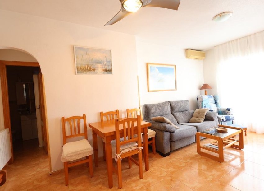 Resale - Apartment - Torrevieja - Acequion