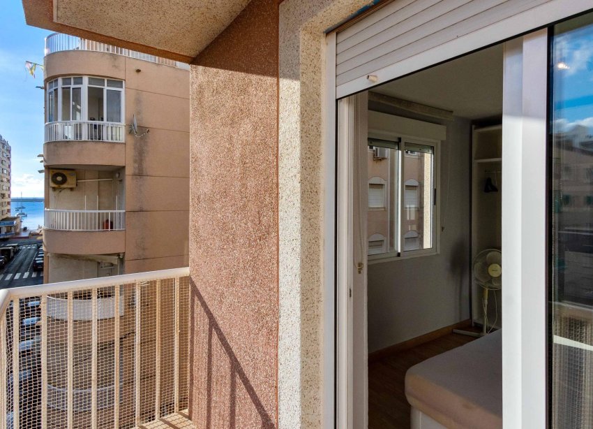 Resale - Apartment - Torrevieja - Acequion