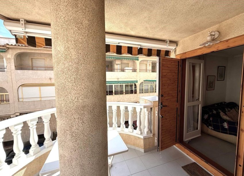 Resale - Apartment - Torrevieja - Acequion