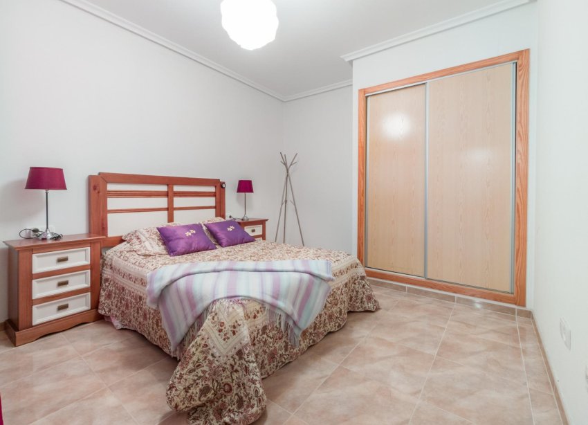 Resale - Apartment - Torrevieja - Acequion