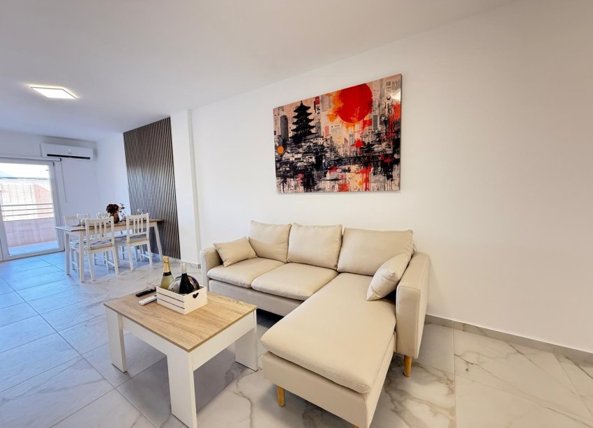 Resale - Apartment - Torrevieja - Acequion