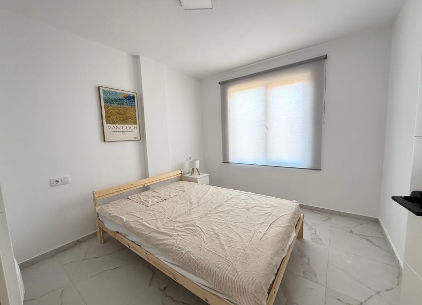 Resale - Apartment - Torrevieja - Acequion