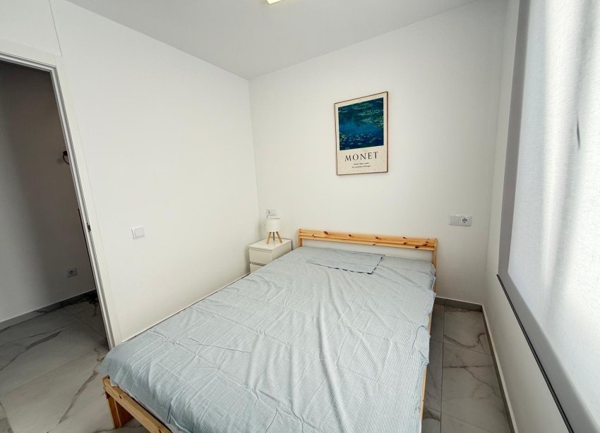 Resale - Apartment - Torrevieja - Acequion