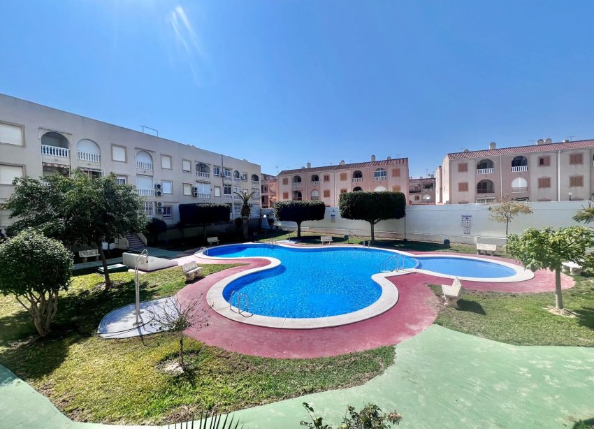 Resale - Apartment - Torrevieja - Acequion