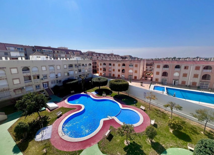 Resale - Apartment - Torrevieja - Acequion