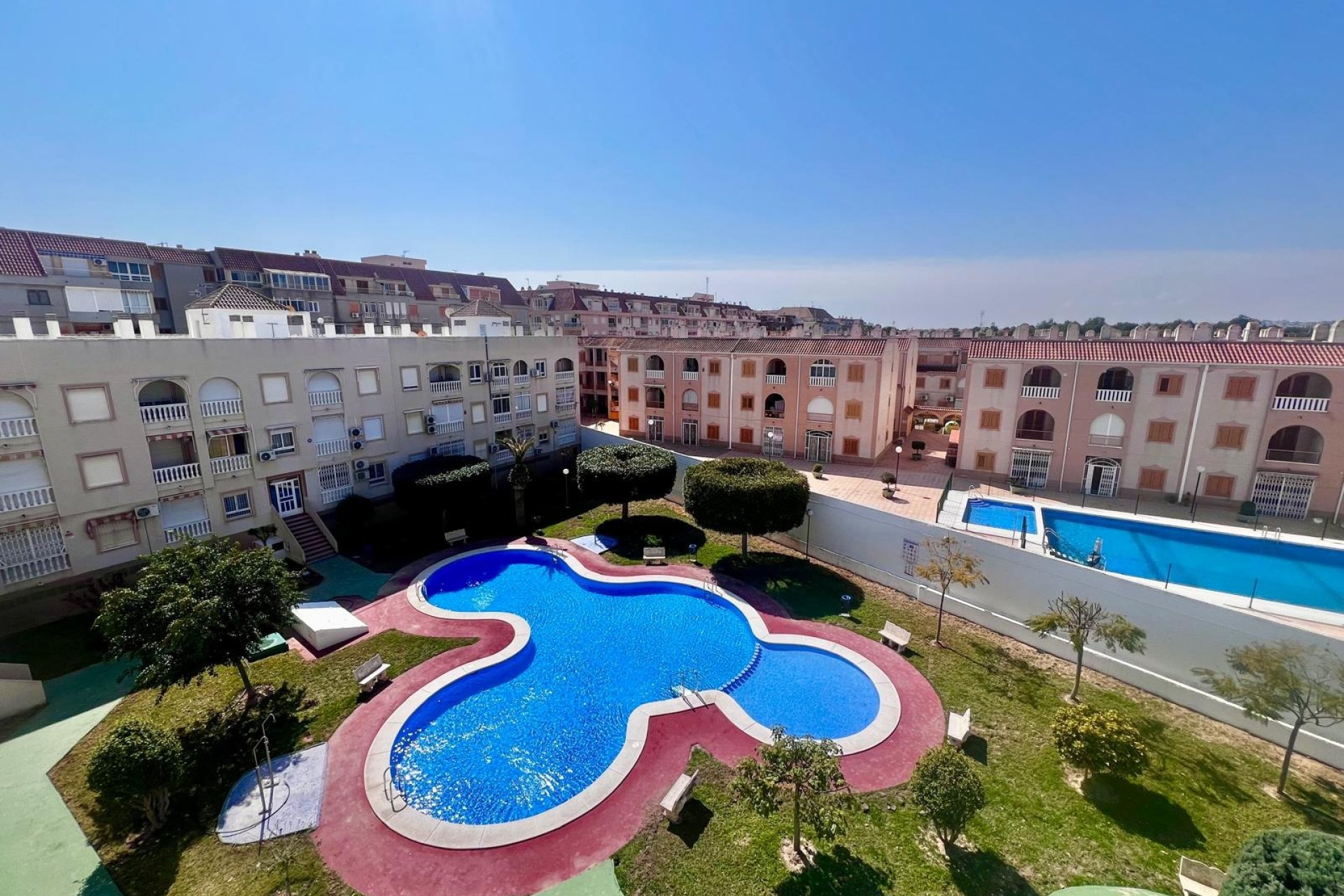 Resale - Apartment - Torrevieja - Acequion