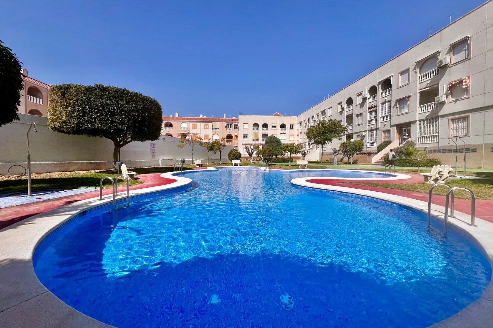 Resale - Apartment - Torrevieja - Acequion