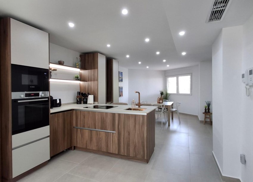 Resale - Apartment - Torrevieja - Acequion