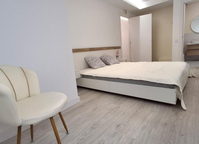 Resale - Apartment - Torrevieja - Acequion