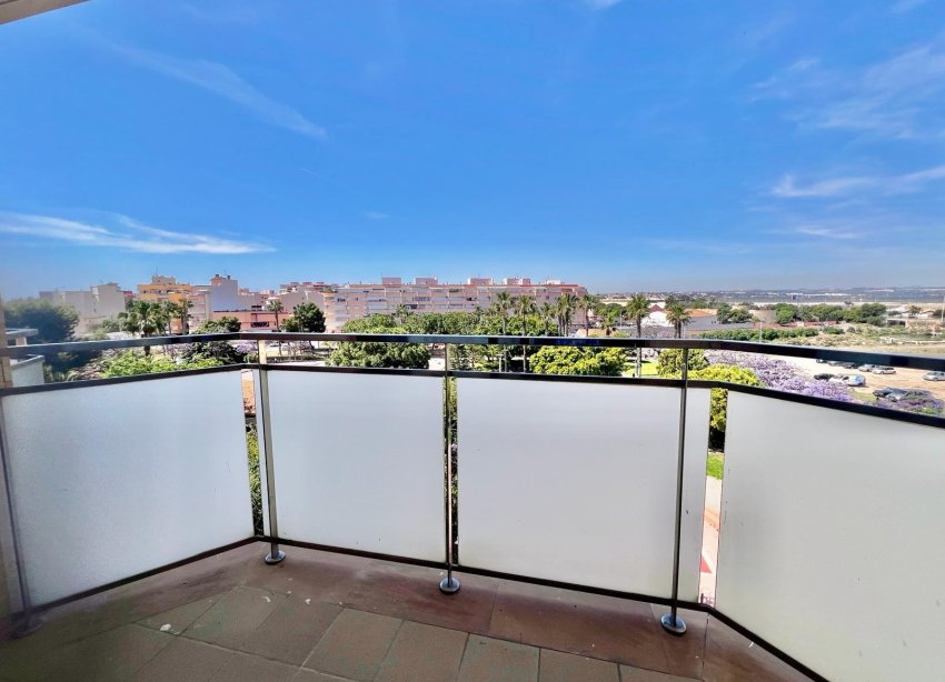Resale - Apartment - Torrevieja - Acequion