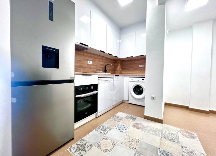 Resale - Apartment - Torrevieja - Acequion