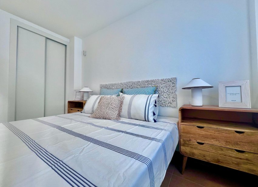 Resale - Apartment - Torrevieja - Acequion