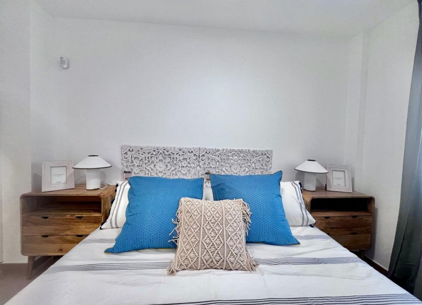 Resale - Apartment - Torrevieja - Acequion